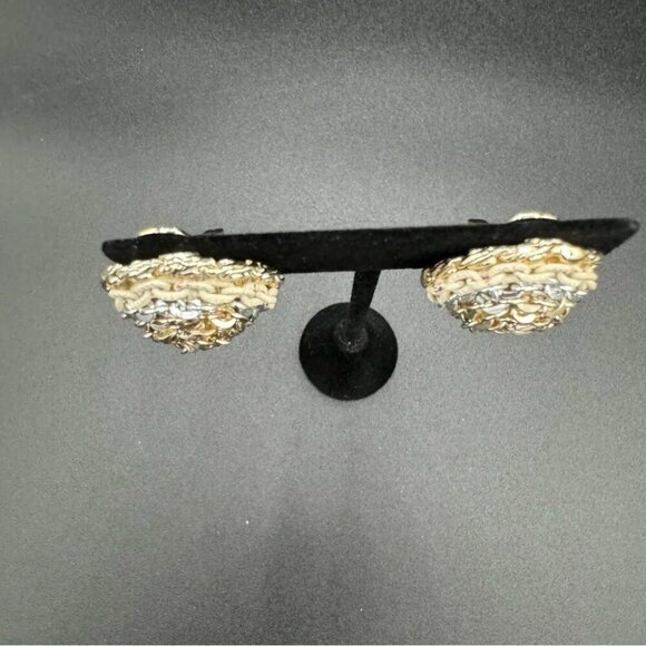 Vintage Three Tone Metal Chain Dome Earrings - Clip On - Picture 10 of 13
